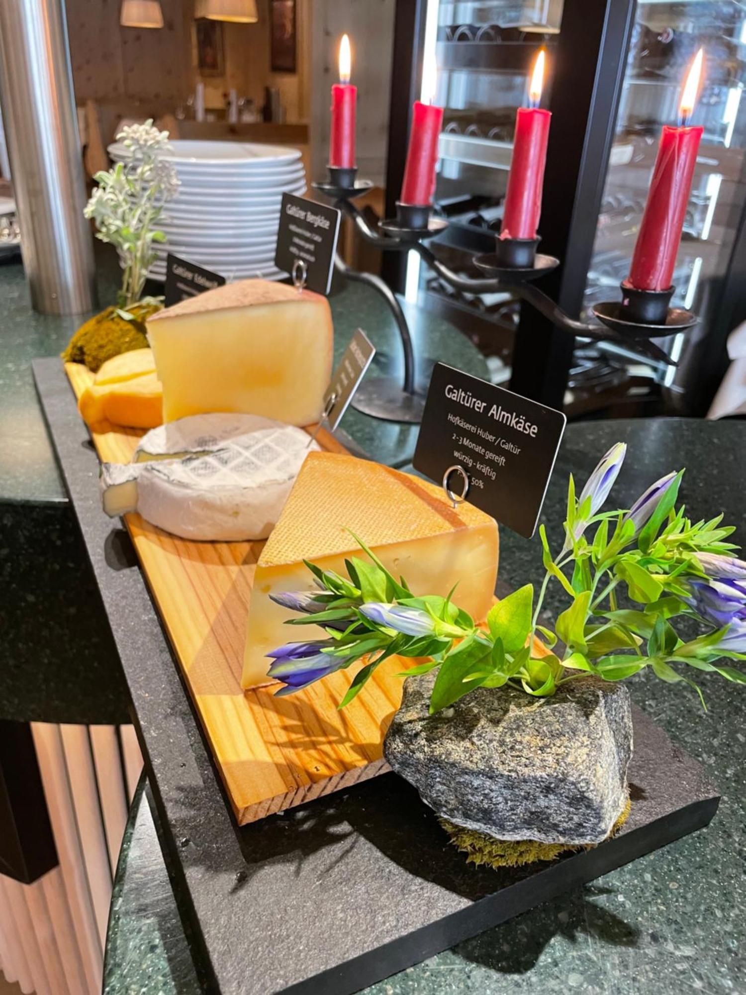 Hotel Goldener Adler - Im Sommer Silvretta Card Premium Inkludiert Ischgl Eksteriør bilde
