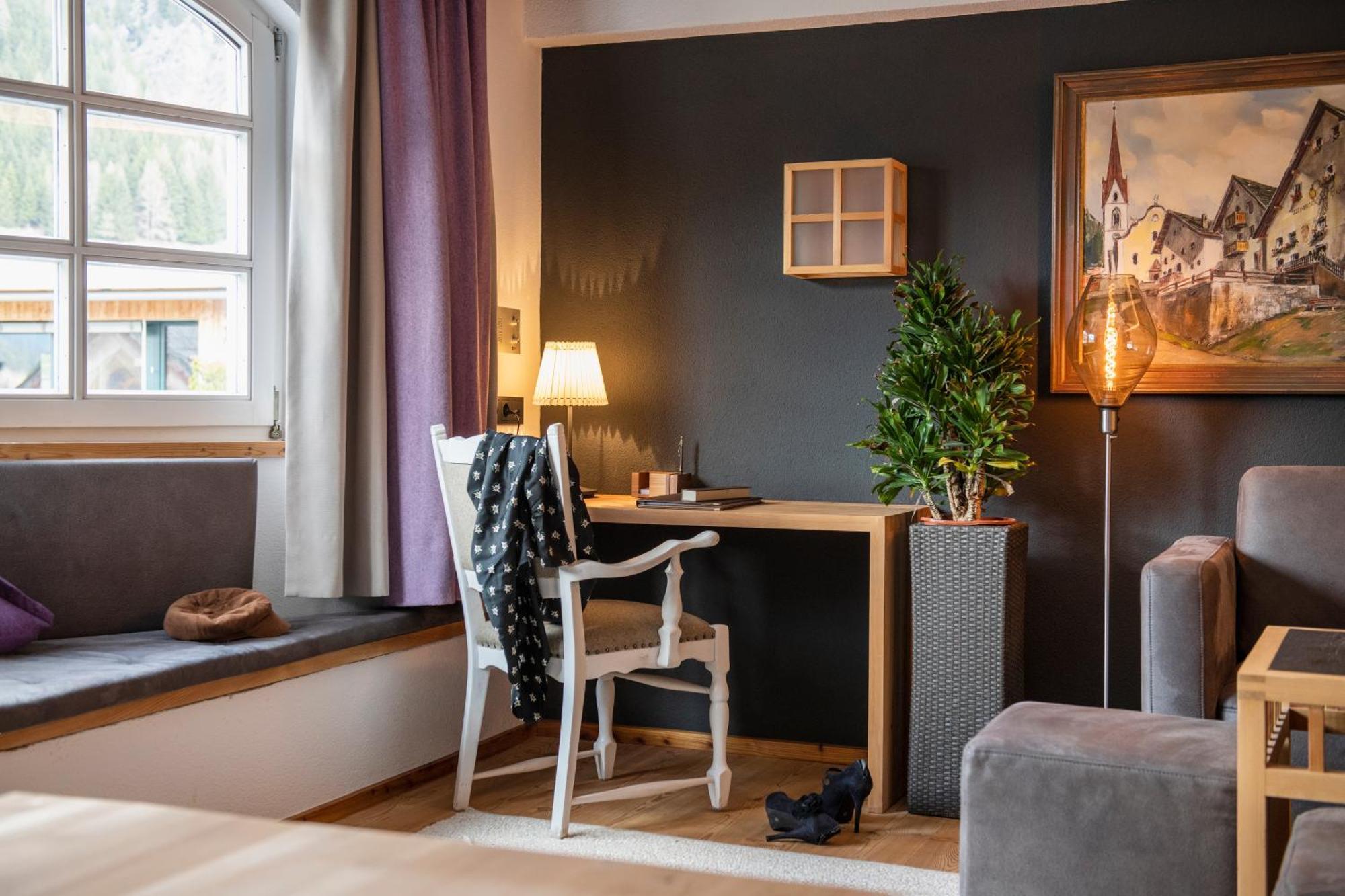Hotel Goldener Adler - Im Sommer Silvretta Card Premium Inkludiert Ischgl Eksteriør bilde