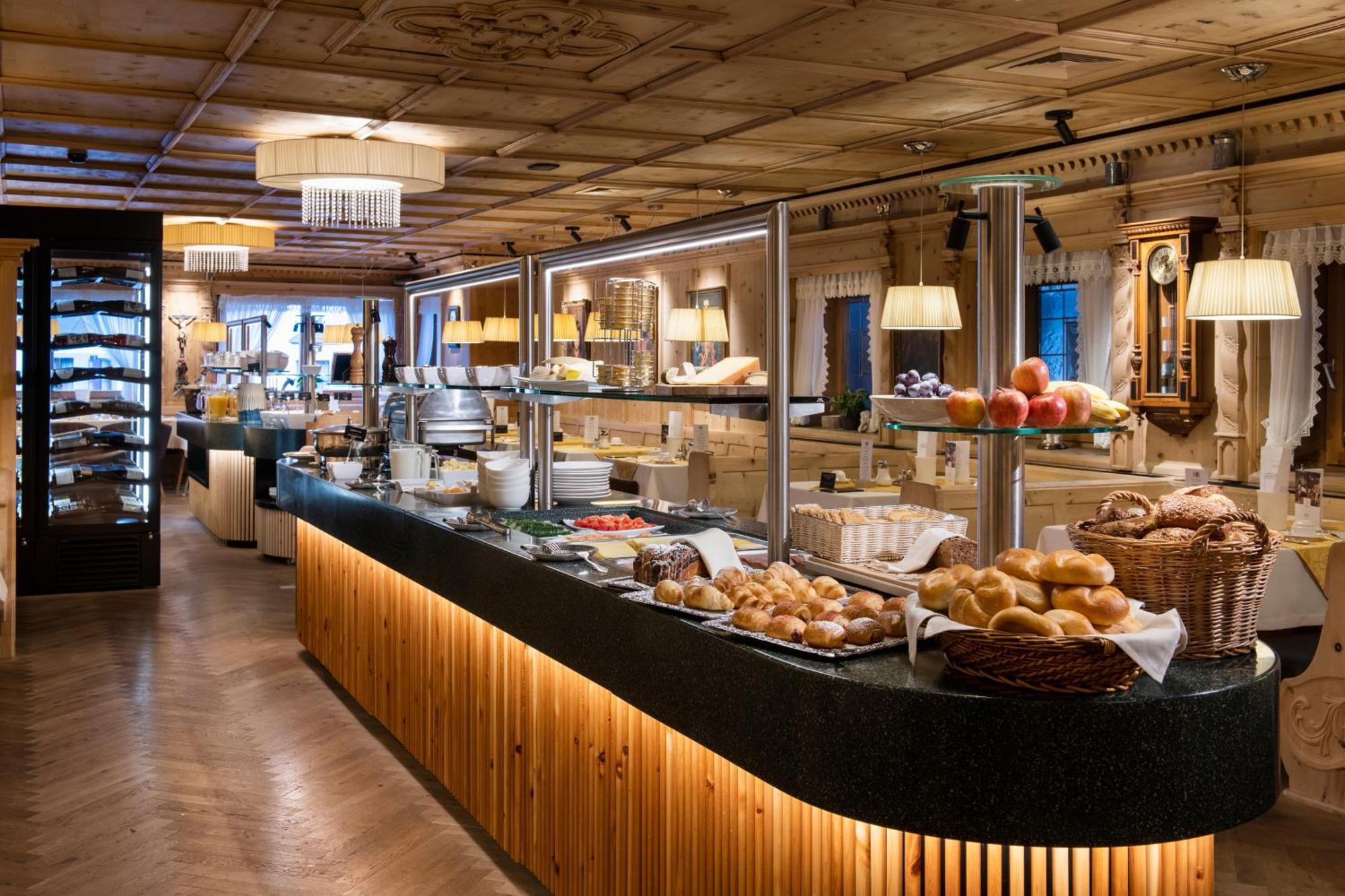 Hotel Goldener Adler - Im Sommer Silvretta Card Premium Inkludiert Ischgl Eksteriør bilde