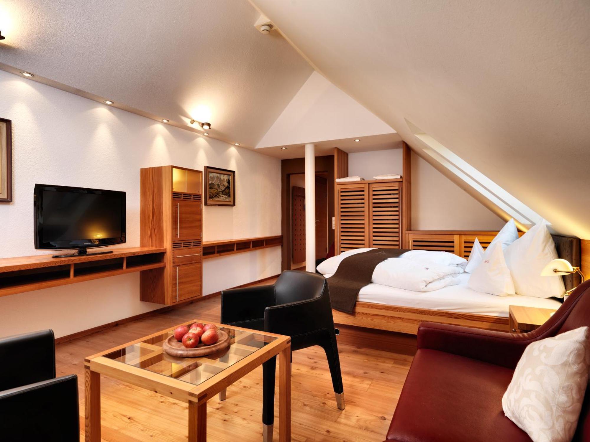 Hotel Goldener Adler - Im Sommer Silvretta Card Premium Inkludiert Ischgl Eksteriør bilde