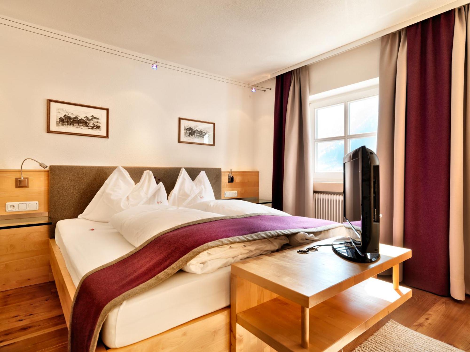 Hotel Goldener Adler - Im Sommer Silvretta Card Premium Inkludiert Ischgl Eksteriør bilde