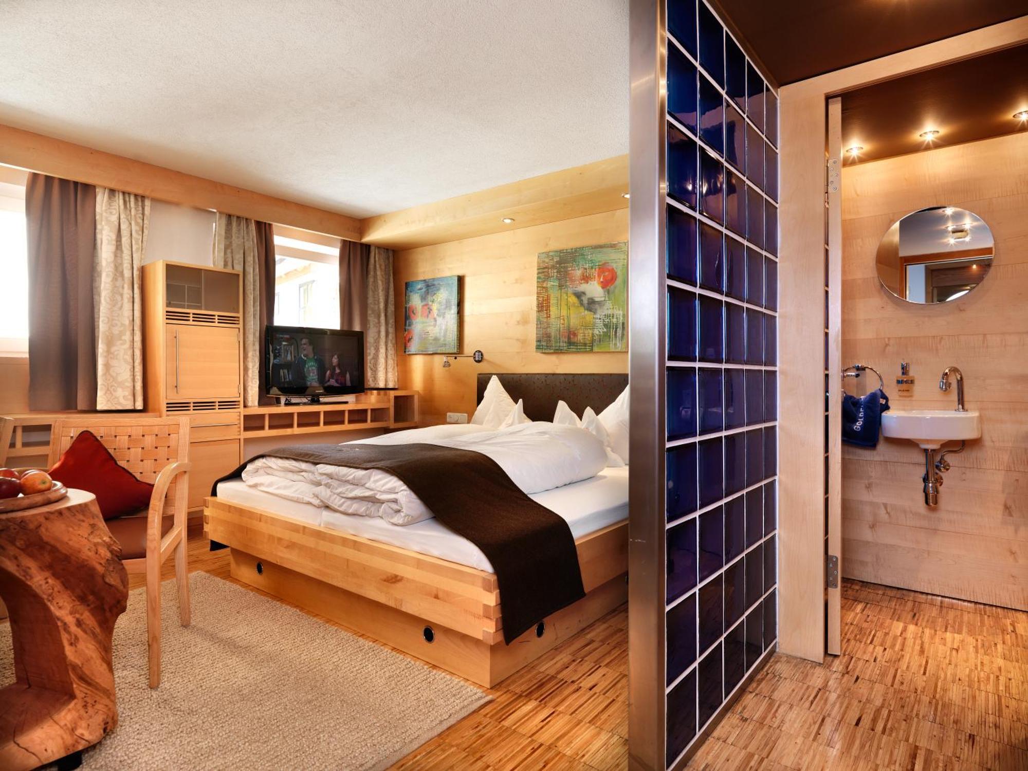 Hotel Goldener Adler - Im Sommer Silvretta Card Premium Inkludiert Ischgl Eksteriør bilde