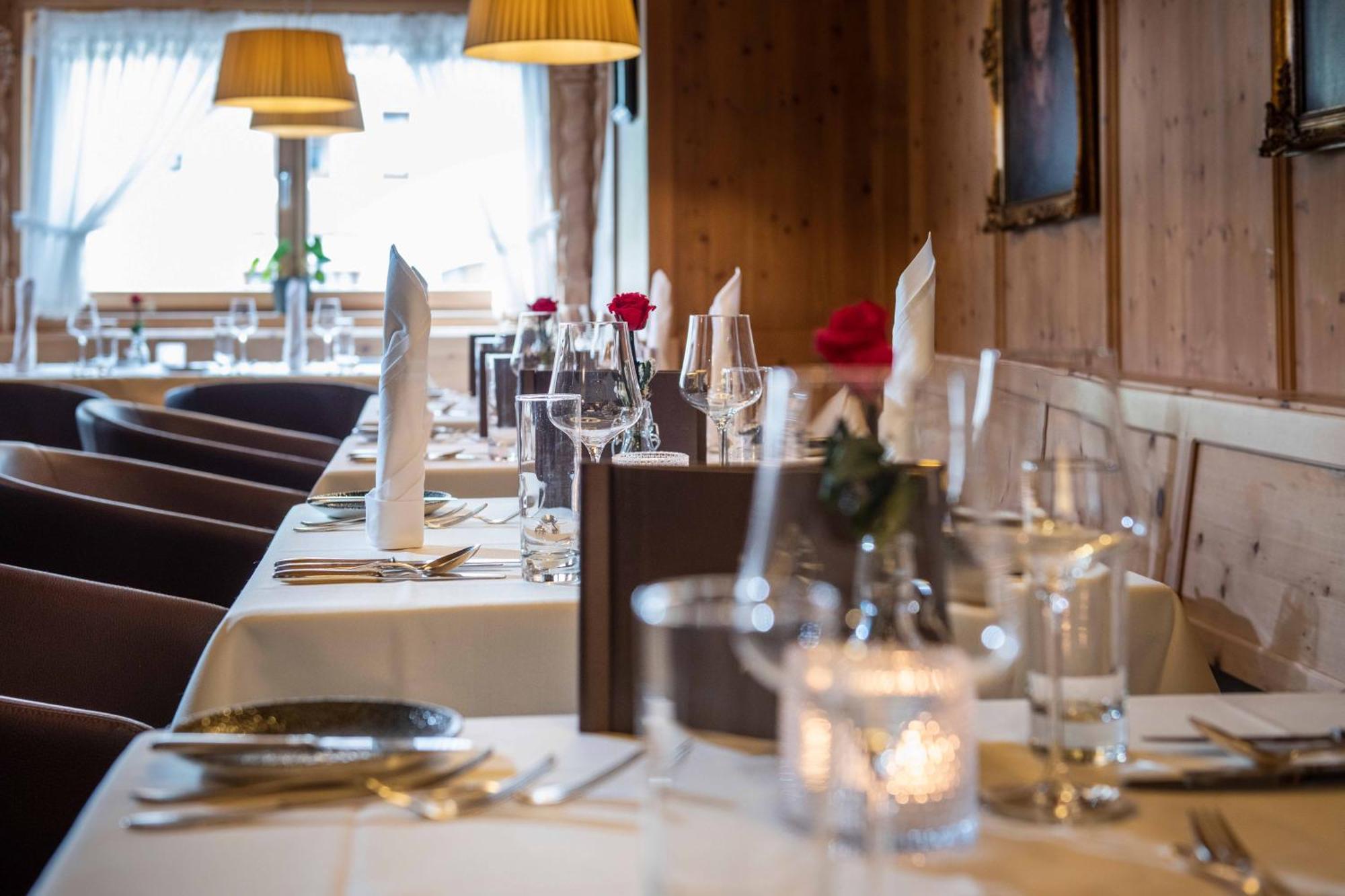 Hotel Goldener Adler - Im Sommer Silvretta Card Premium Inkludiert Ischgl Eksteriør bilde