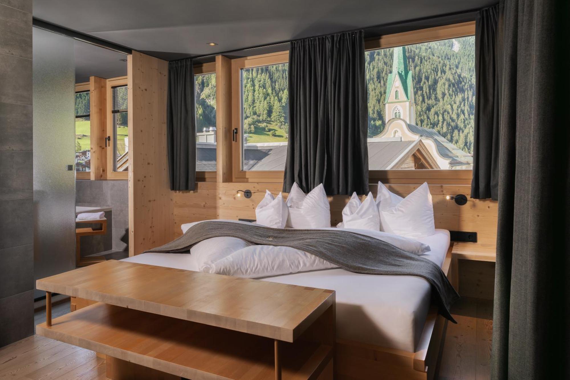 Hotel Goldener Adler - Im Sommer Silvretta Card Premium Inkludiert Ischgl Eksteriør bilde